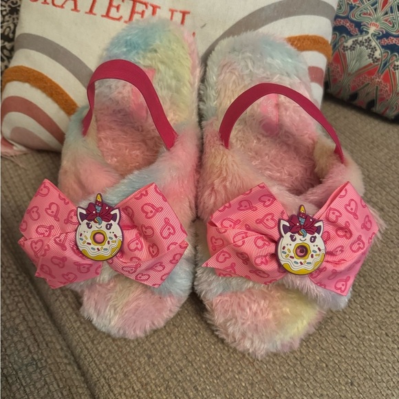 New• JoJo Siwa Tie Dye Big Bow Slide Fuzzy Girls Slippers: 3 - Picture 1 of 6